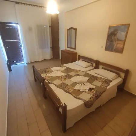 Ivan Akrogiali Apartment *