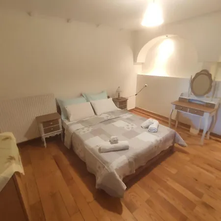 Ivan Akrogiali Apartment