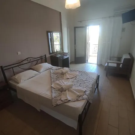 Ivan Akrogiali Apartment *
